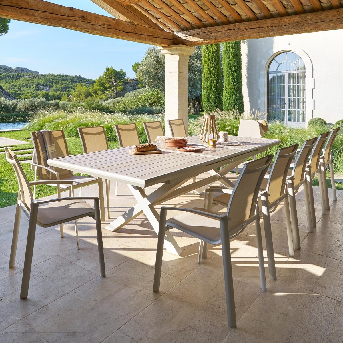 extendable garden table axiome linen clay   12 stackable axant chairs