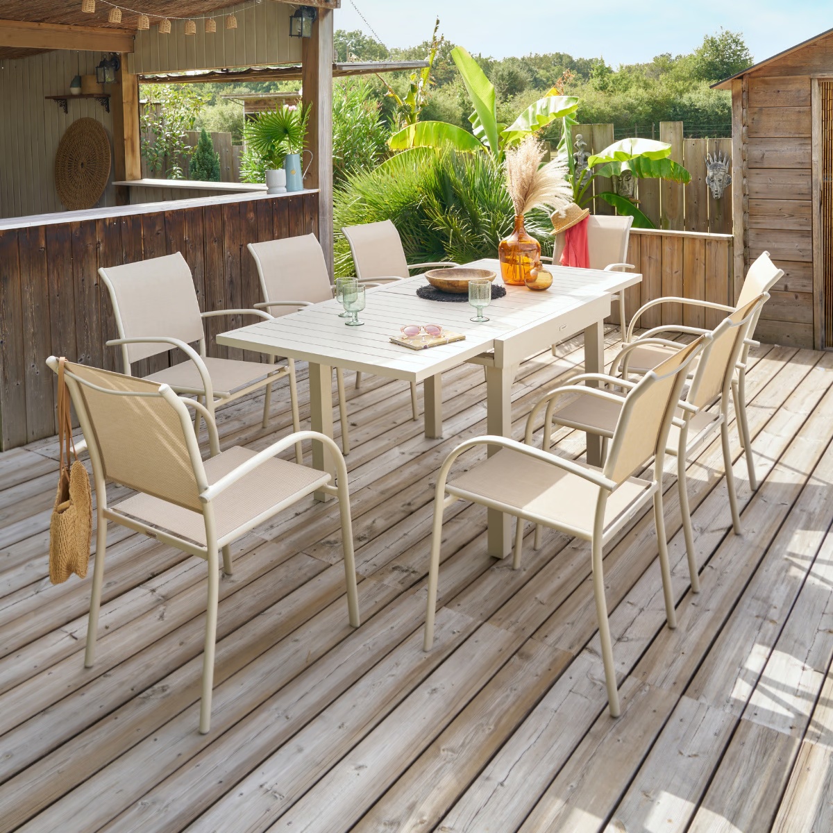 extendable garden table   8 stackable armchairs piazza clay