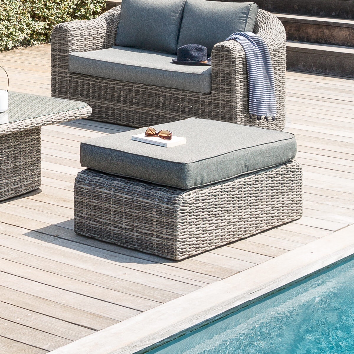 garden pouffe moorea terre dombre