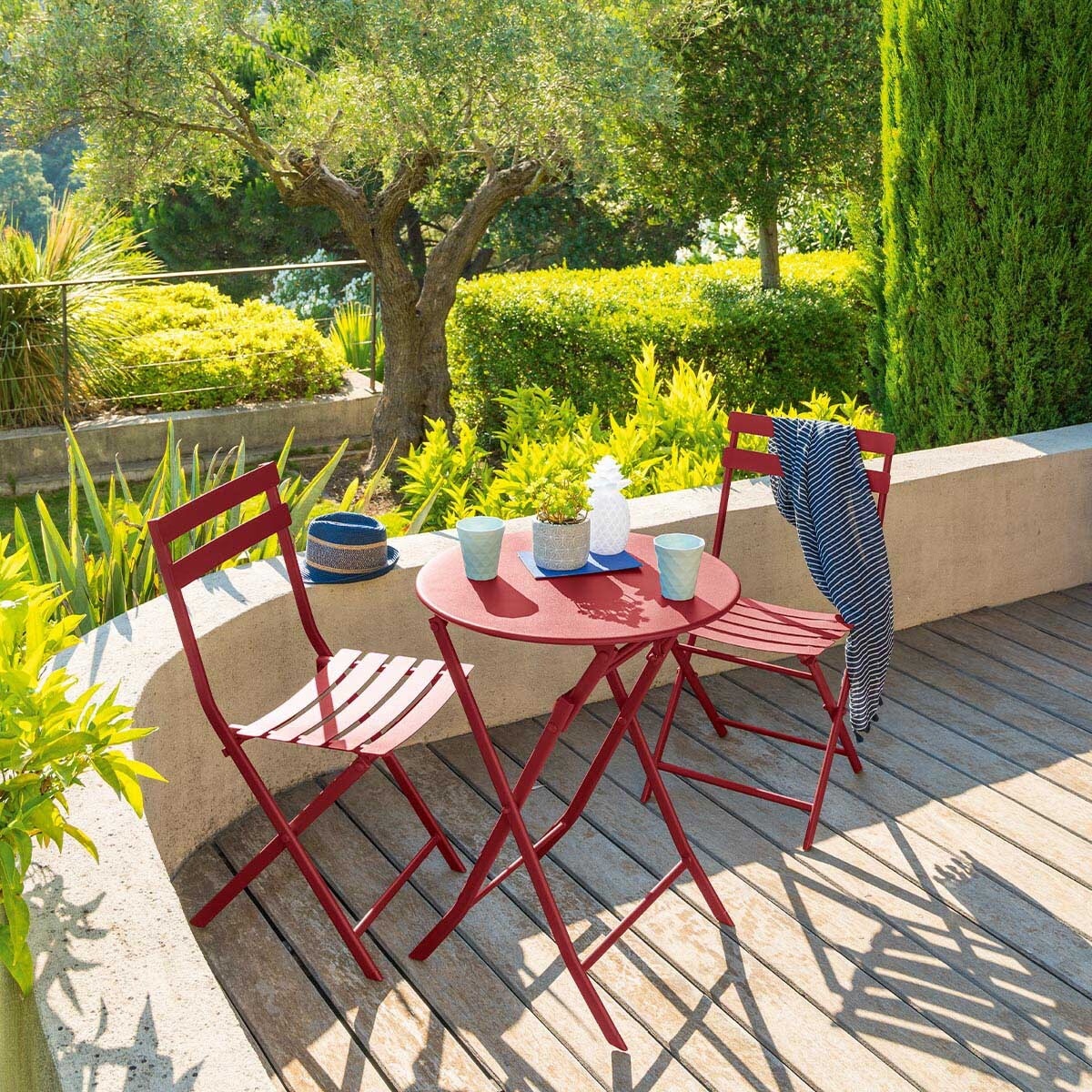 round foldable garden table greensboro redcurrant