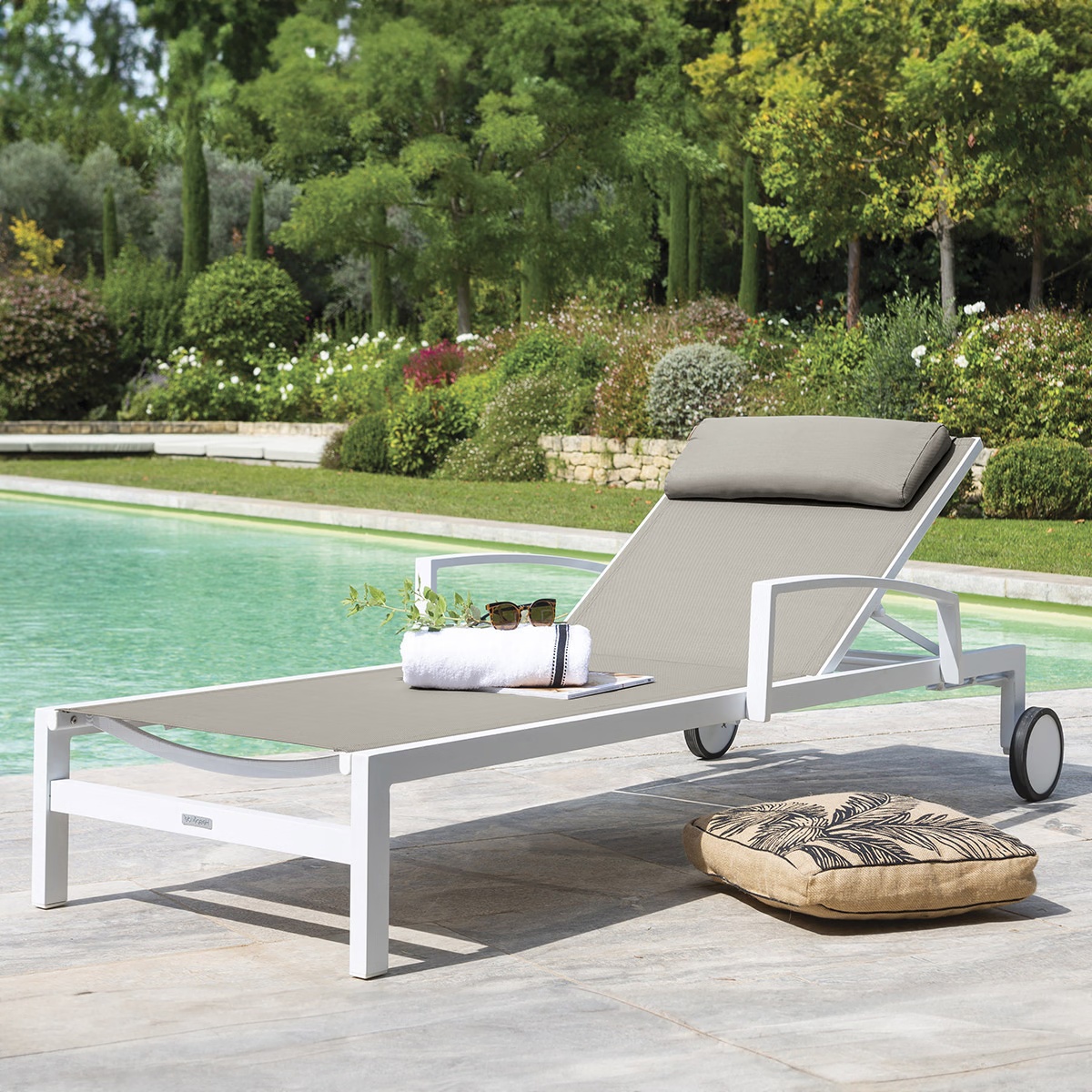 sun lounger ocala hazelnut brown white