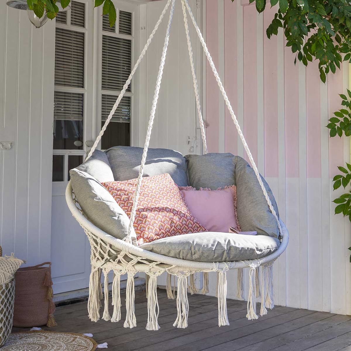 suspended lounge chair cordessa hazelnut brown