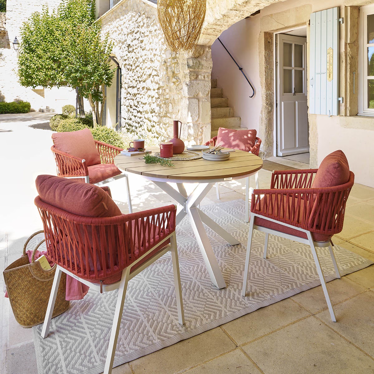 round garden table oriengo acacia white
