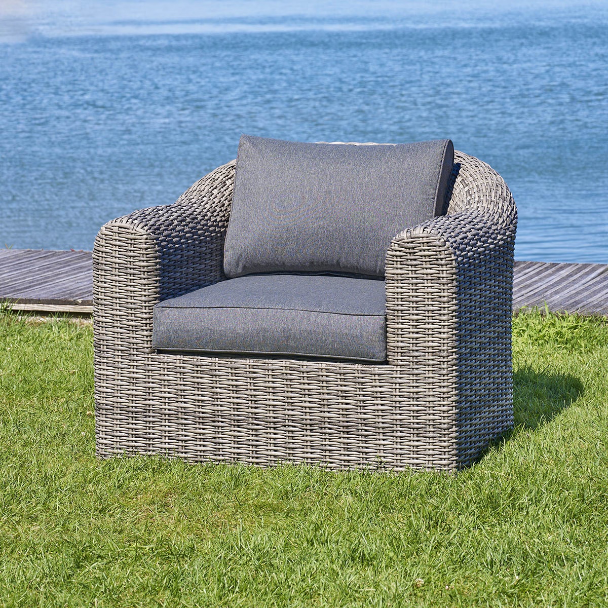 garden lounge armchair moorea terre dombre